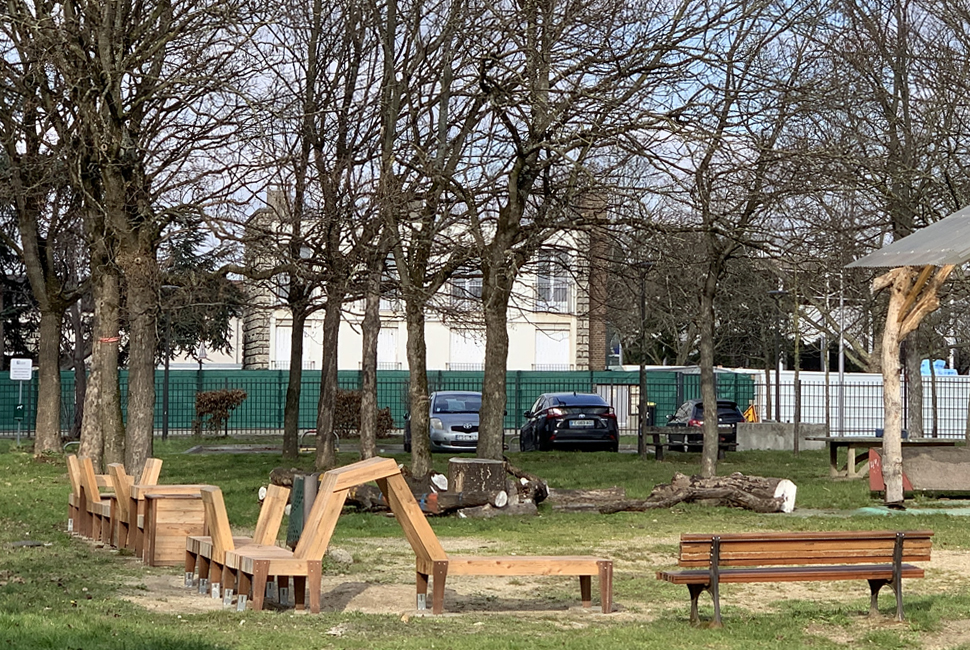 projet  Mobilier en réemploi structurant le jardin