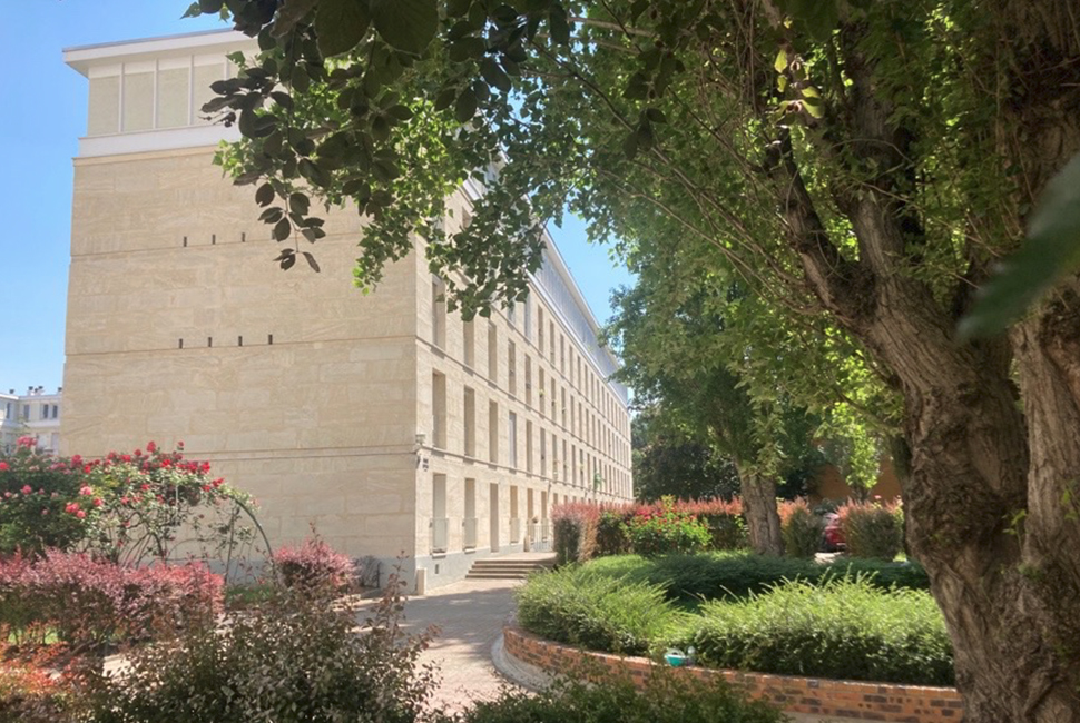 projet  Vue d'un des bâtiments depuis le parc | photo&nbsp;: Thomas Palychata