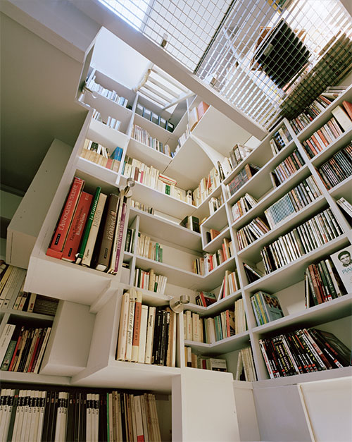 Une tour bibliotheque, une bibliotheque escalier